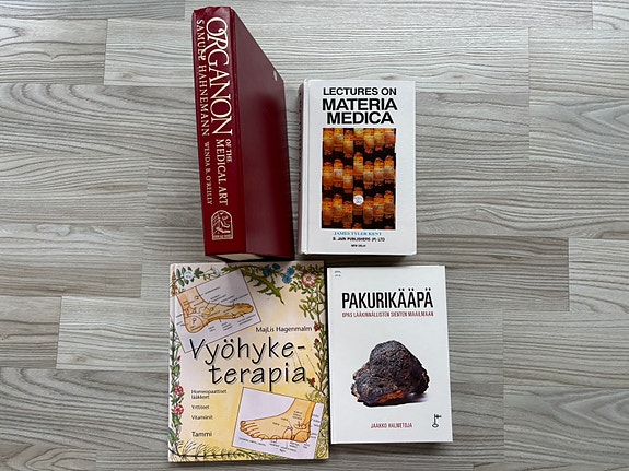Homeopatia, vyöhyketerapia, pakurikääpä kirjat