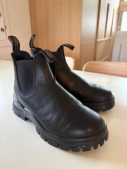 Mustat Blundstone Chelsea bootsit 40