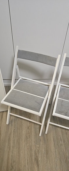 Foldable chairs