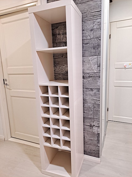 Ikea Expedit 1x5 viinipullotelineillä