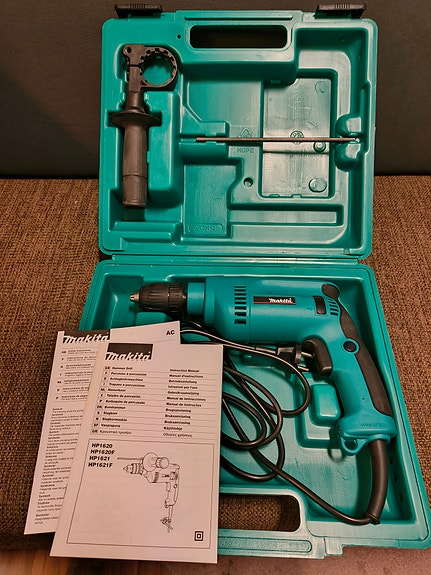 Makita porakone salkulla
