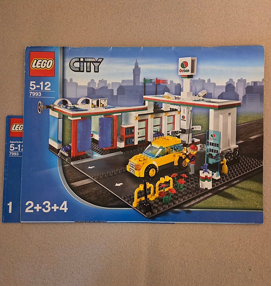 Lego poliisi-,  palo- ja huoltoasema pakettina