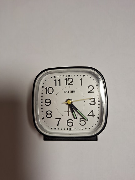 Rhythm herätyskello Quartz alarm