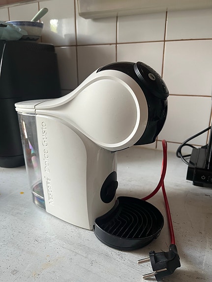 Dolce Gusto kapselikeitin valkoinen