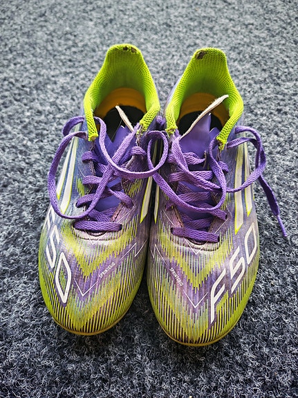 Adidas F50 jalkapallokengät juniori, koko 35,5