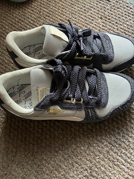 Puma tennarit 28€