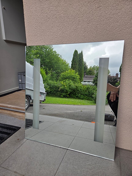 WC/kylpyhuoneen peili valolla