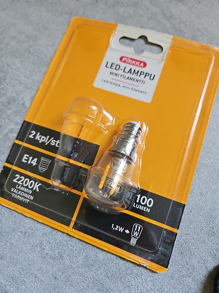 Pirkka LED-lamppu E14 2 kpl 2200K 100 lumen