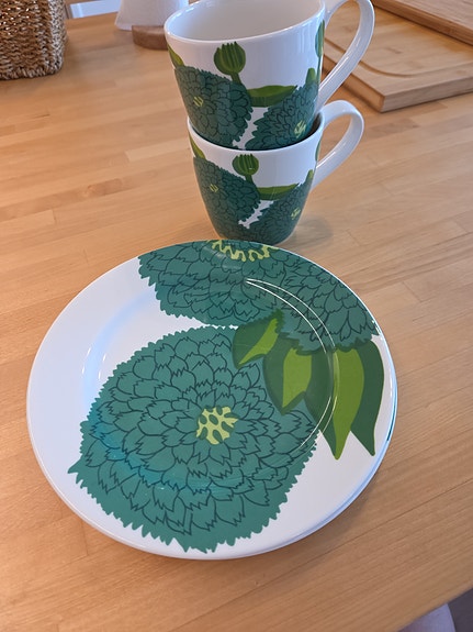 Marimekko Primavera mukit ja lautaset