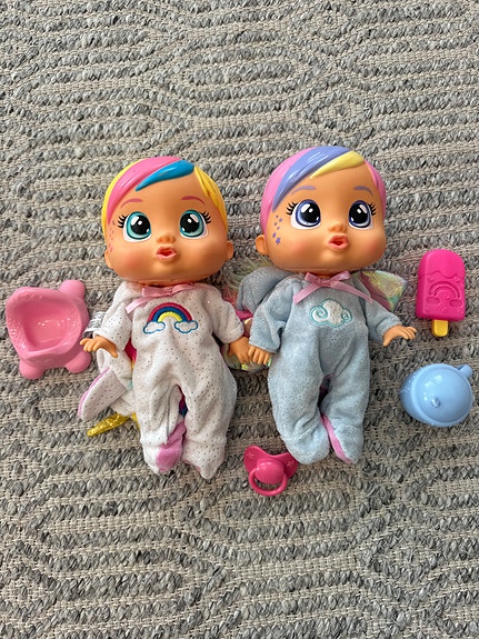 2 Cry Baby nukkea
