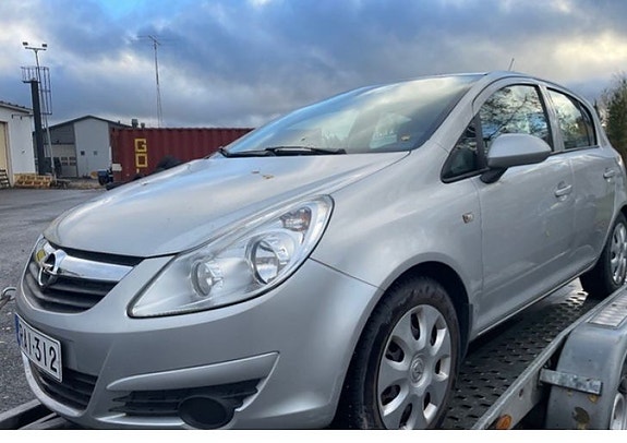 Opel Corsa 2006-2014 osina