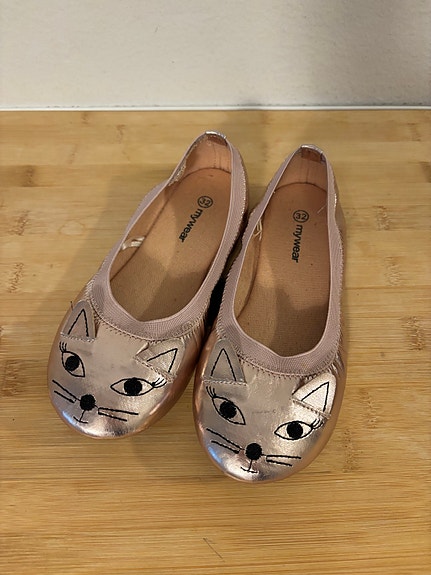 Vaaleanpunaiset ballerina kengät