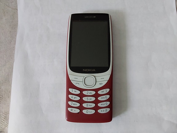 Nokia 8210 4G puhelin