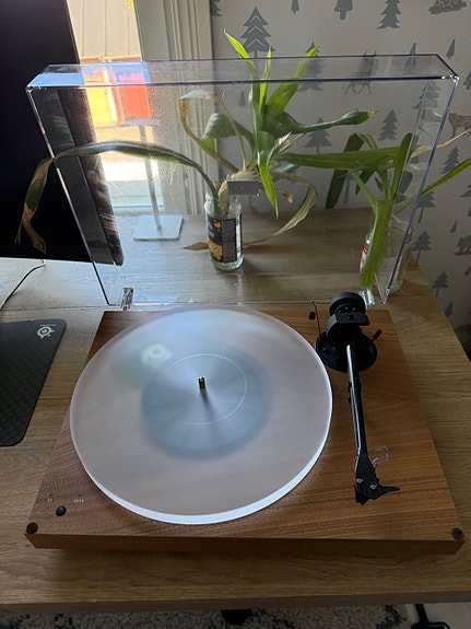 Pro-Ject X1 levysoitin + Ortofon 2M Black
