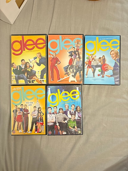 Glee DVD-boksit tuotantokaudet 1–4 ja Final Season