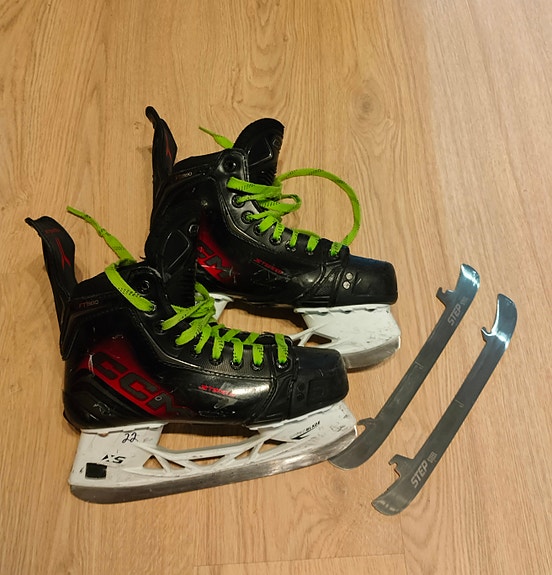 Koko 5.5 (39) CCM Jetspeed -luistimet + vaihtoterät