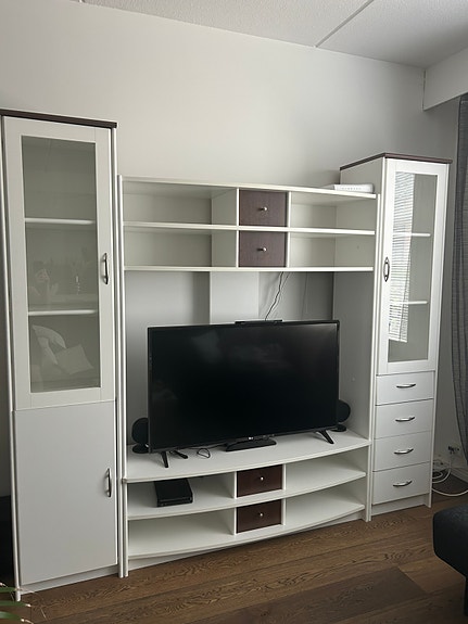 Tv-hyllykkö