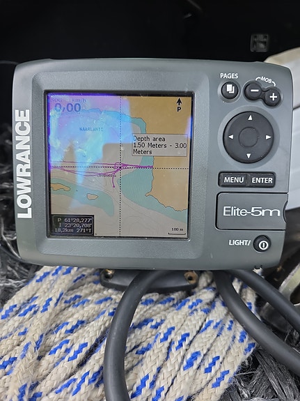 Lowrance Elite-5m plotteri