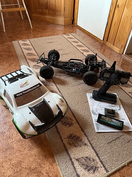 Team C TS2 1/10 rc-auto ja Sanwa radiot