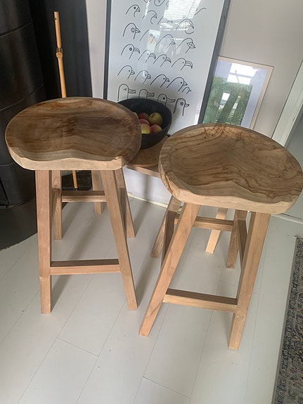 Puinen baarijakkara / baarituoli