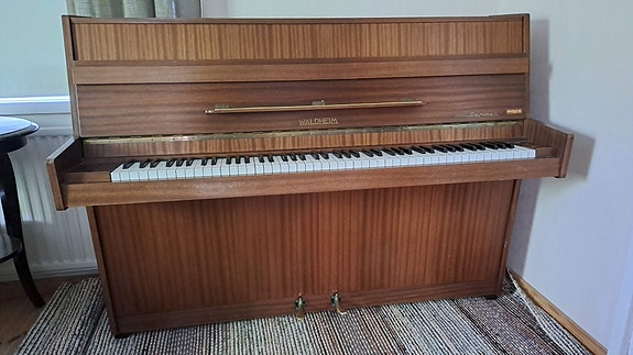 Annetaan soittokuntoinen piano