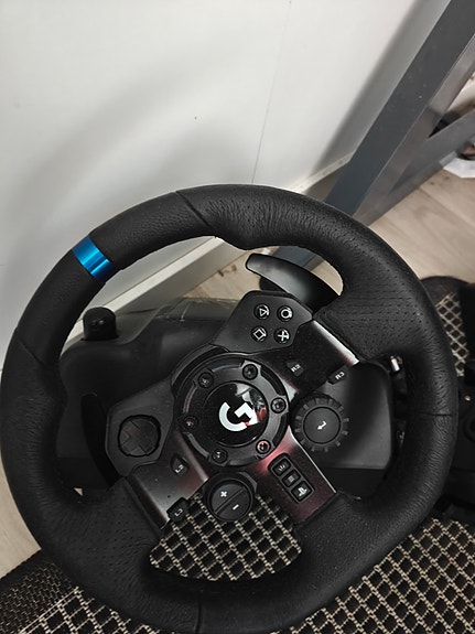 Logitech G923