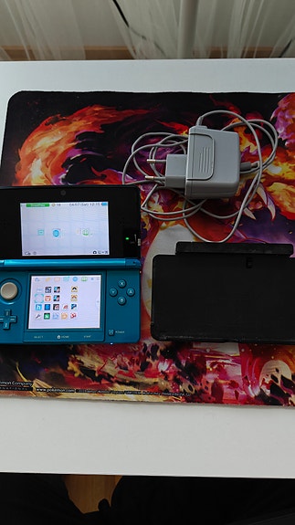 Nintendo 3DS + 32gb muistikortti