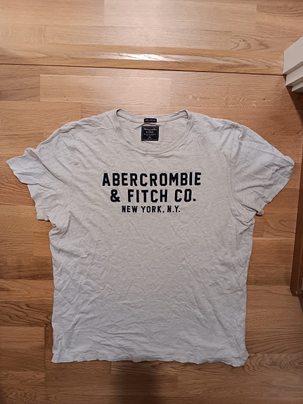 Abercrombie&fitch miesten t-paita