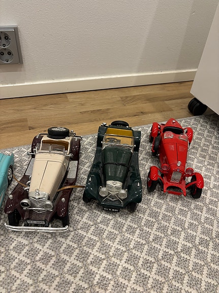 Burago 1/18 autoja