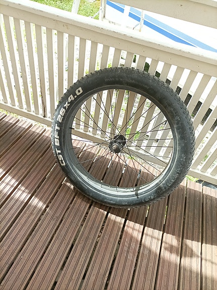 26" Fatbike etukiekko + CST BFT 26x4.0 rengas – 30 €