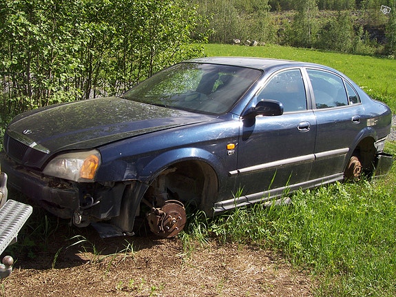 Daewoo Evanda purettua osaa
