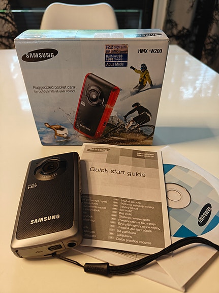 Samsung HMX-W200