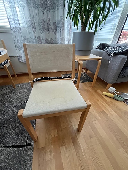 Artek Tuoli 611 ja Johanna Gullichsen istuintyyny (6kpl)