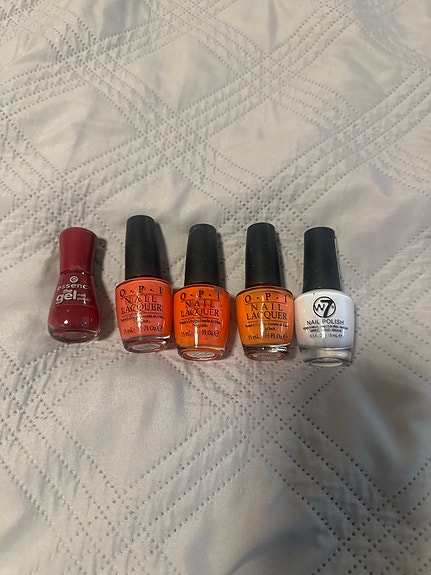 OPI kynsilakat ja essence