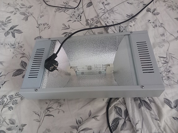 Monimetallivalaisin 150W