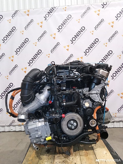 Mercedes-Benz Käytetty vaihtomoottori 300 2014 2.1 Diesel / Electric 150kw moot