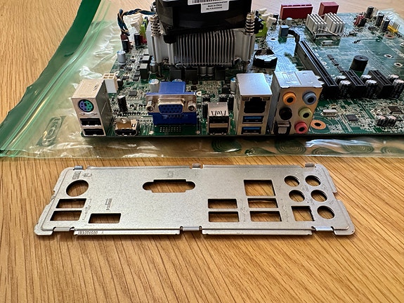 Intel Core i7-6700 & Lenovo emolevy -paketti