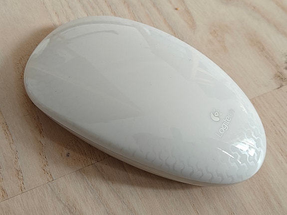 Logitech Touch Mouse T620 -hiiri, jossa on täysi kosketuspinta