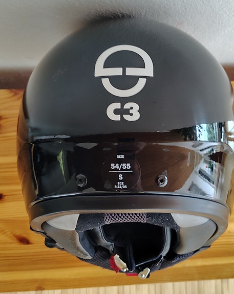 Schuberth C3 kypärä, ollut matkustajalla.