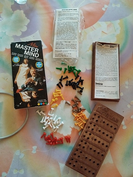 Invicta Master Mind Mini lautapeli