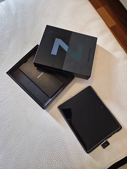 Samsung Galaxy Z fold 3