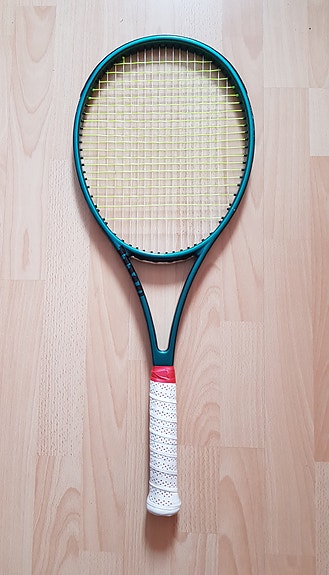 Wilson Blade Pro V9 -Tennismaila