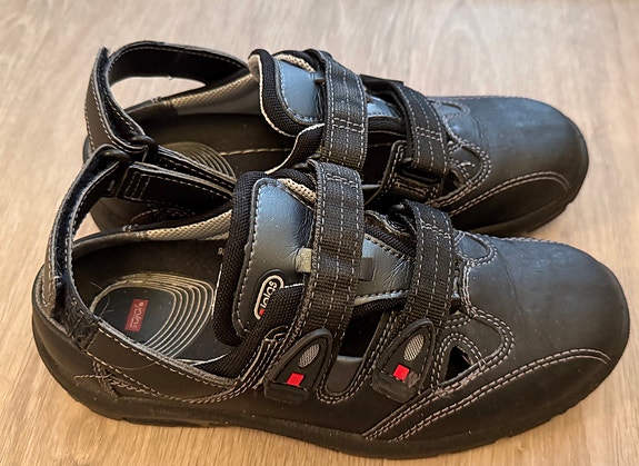 Jalas turvasandaalit koko 40 musta