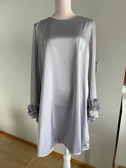 Ida Sjöstedt mekko, käytetty kerran, priima, 40/42