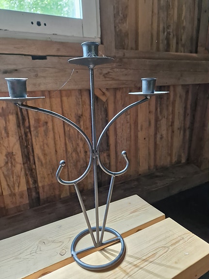 Metallinen kynttilänjalka