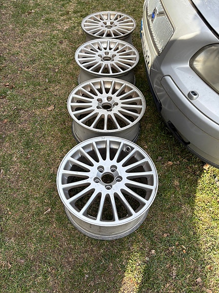 17" Volvon vanteet