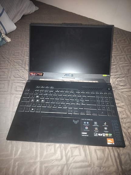 Asus Tuf Gaming A15 Pelikannettava / RTX 4070 / Ryzen 9 7940HS / 16GB DDR5