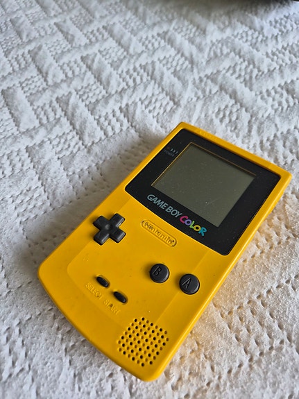 Nintendo Game Boy Color keltainen pelikonsoli