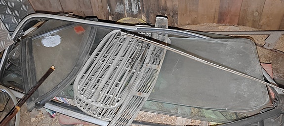 Volvo amazon ikkunalasit ja maskin ritilät
