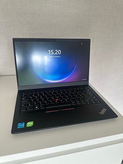 Lenovo ThinkPad kannettava tietokone 14" musta